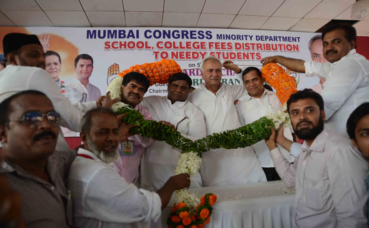 AICC MINORITY CELL PRESIDENT IMRAN KIDWAI IN FUNCTION AT RAJIV GANDHI BHAVAN AZAD MAIDAN.