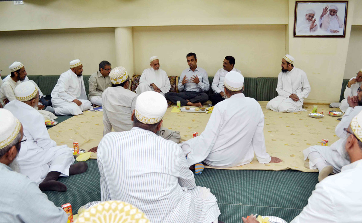 South Mumbai Congress/NCP/PRP (Kawade)   Republican Party of India (Democratic) Alliance MP.Candidate Milind Deora Visit to Bohra Community Priest-Shehzade Abbas Bhai Saheb Fort.