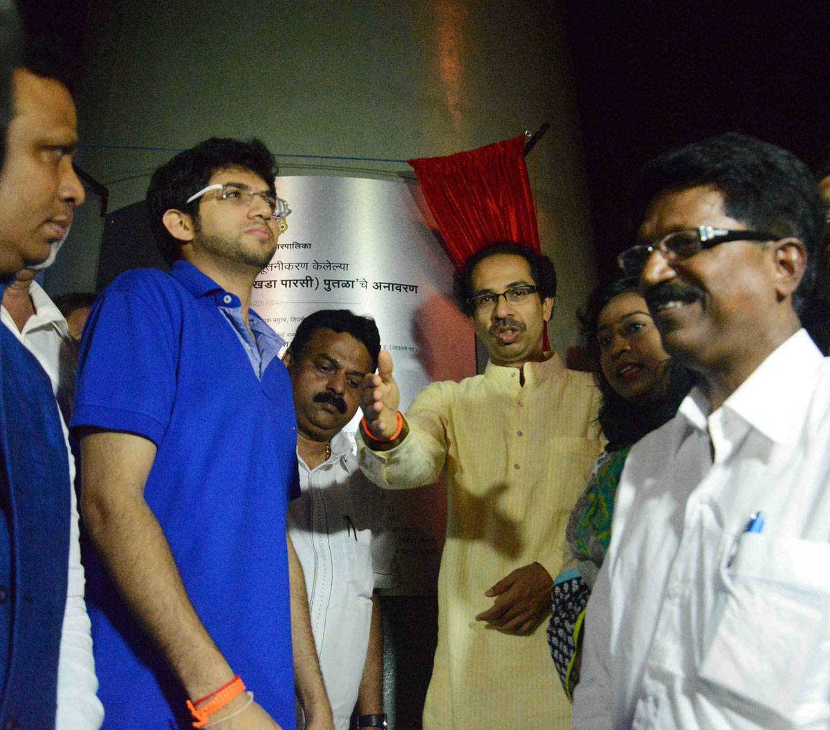 Shivsena President Uddhav Thackeray Unveil Memorial Statue of "KHADA PARSI" at Byculla Y Bridge.