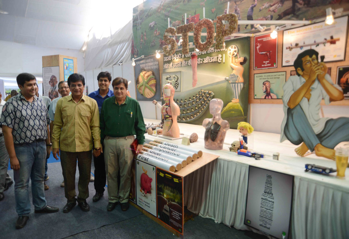 MP.Kriti Somaiya Inaugurates Prince Vyapar Utsav-2015 at Vidhyavihar.