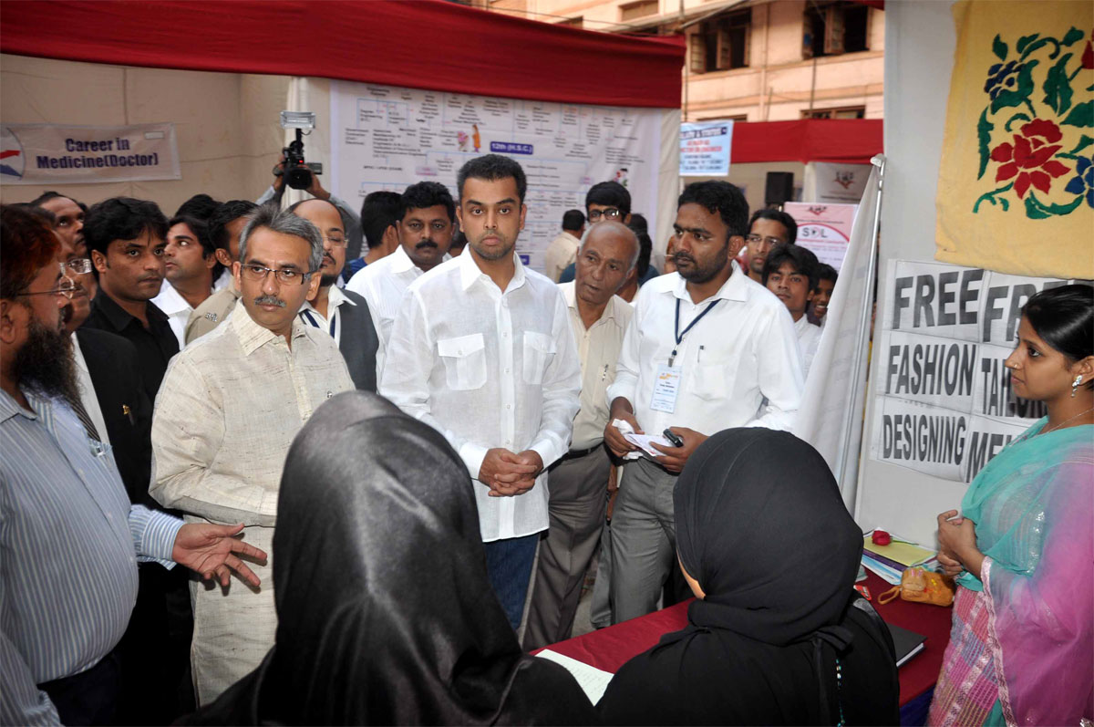 M.P.& UNION MINISTER OF STATE MILIND DEORA INAUGURATE CAREER FEST-THE NEXT STEP PROGRAMME AT M.H.SABOO SIDDIK COLLEGE BYCULLA.
