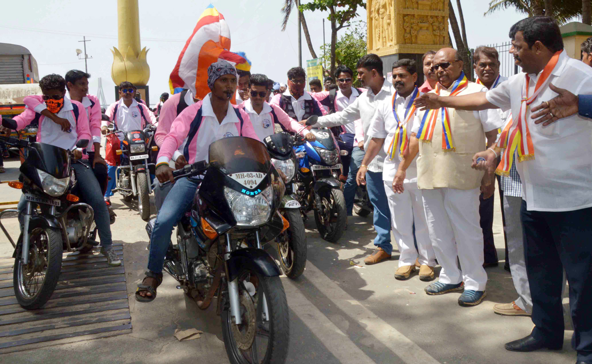 Former MP Eknathrao Gaikwad Flag off Motor Cycle Rally Left for Mahad.