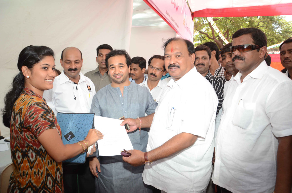 JOB FAIR BY MLA KALIDAS KOLMBKAR ON OCCASION MINISTER NARAYANRAO RANE & SWABHIMAAN SANGHATANA PRESIDENT NITESH RANE AT DADAR.