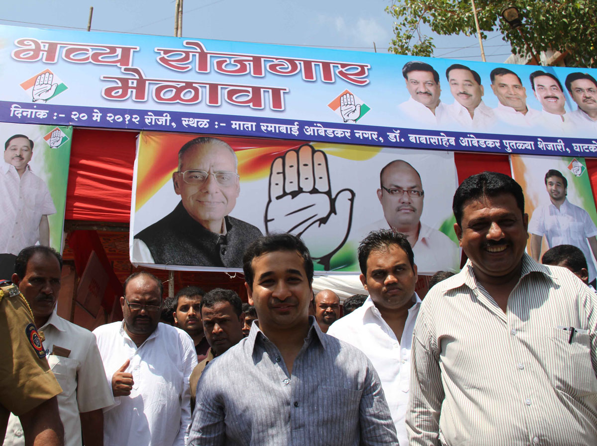 YUVA CONGRESS LEADER & SWABHIMAAN SANGHATANA PRESIDENT NITESH RANE IN JOB FAIR GHATKOPAR.