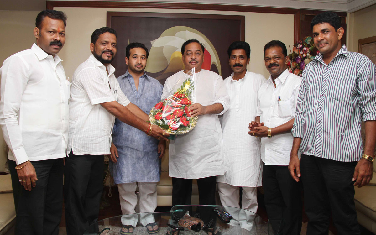 MIN.NARAYANRAO RANE & YUVA LEADER NITESH RANE AT SWANAND BANDRA.