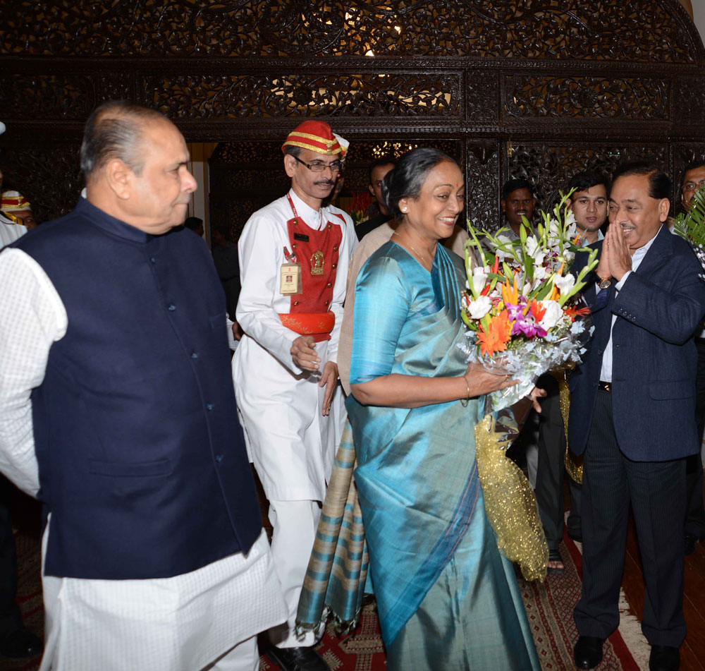 LOKSABHA SPEAKAR SMT.MEERA KUMARI & GOVERNOR OF MAHARASHTRA K.SANKARNARAYANAN AT RAJ BHAVAN.