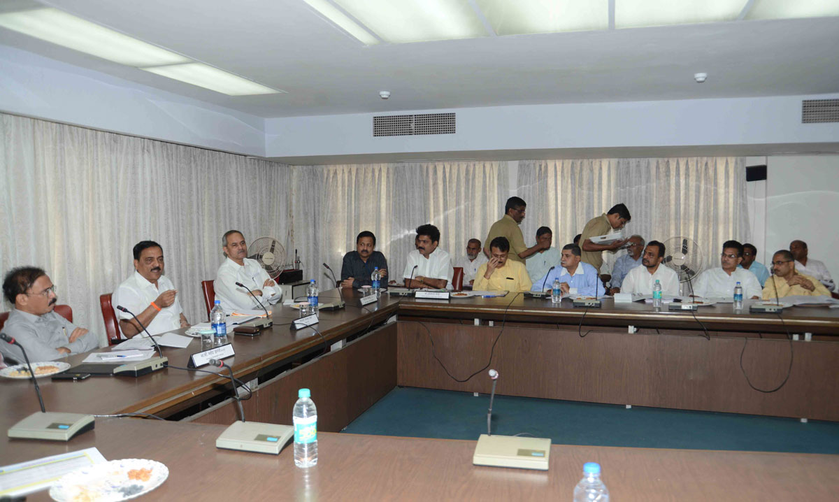 Minister Diwakar Rawate Visit StateTransport Chief Office Mumbai Central.