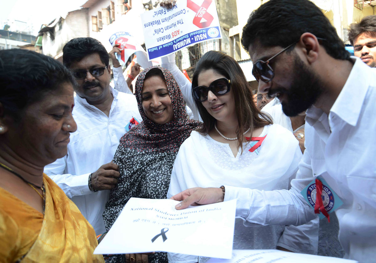 World Aids Day,The Nationalist Students Union of India (NSUI) Organised A Campaign At Mumbai's Kamathipura Area.