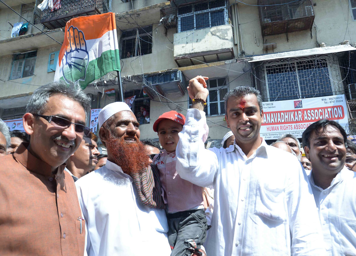 Union Minister of state & MP.Milind Deora Inaugurate the completed work by his MP LAD Fund in South Mumbai.