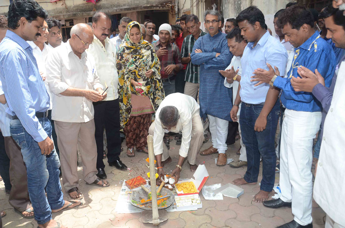 MLA Amin Patel Inaugurate repaired work of Panchsheel Niwas at Kamathipura.