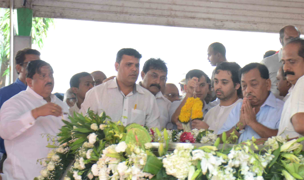 Senior Congress Leader & Ex.Union Minister Murli Deora Funeral in Mumbai.