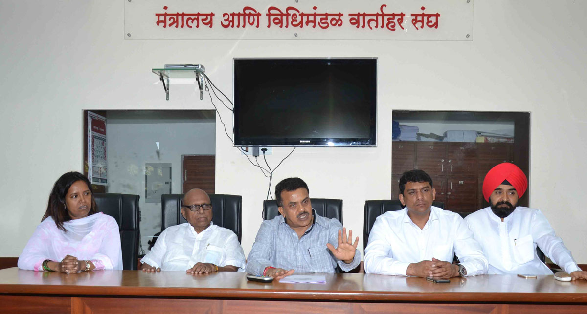 Mumbai Congress President Sanjay Nirupam Press Conference at Vidhan Bhavan.