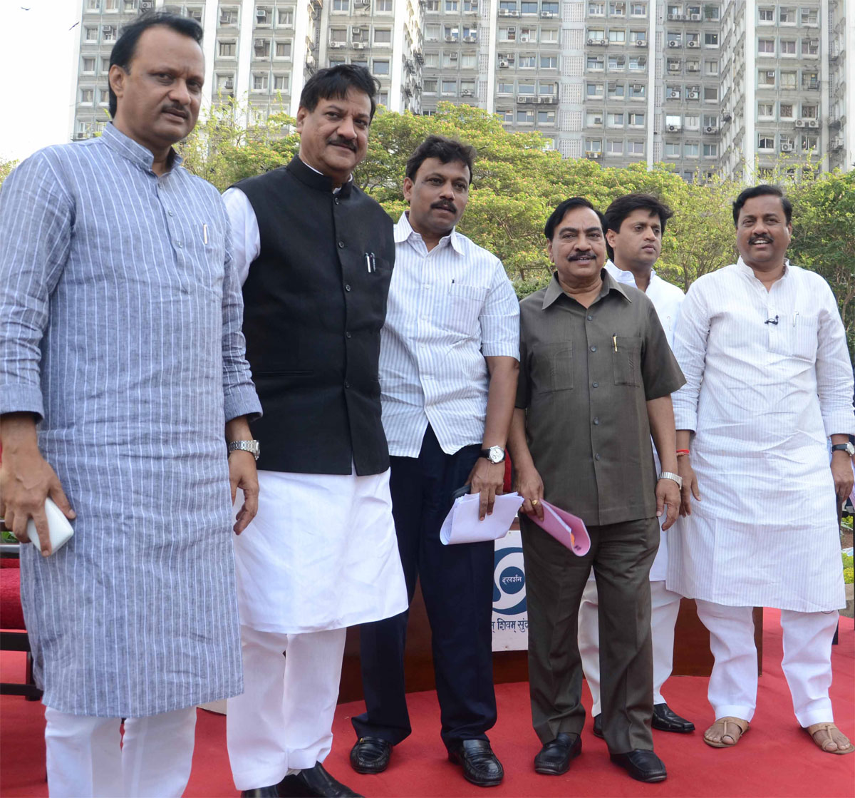 CHIEF MINISTER PRITHVIRAJ CHAVAN,DY CHIEF MINISTER AJIT PAWAR,OPP.LEADER EAKNATH KHADSE & VIDHAN PARISHAD OPP.LEADER VINOD TAWDE AT VIDHAN BHAVAN MUMBAI.