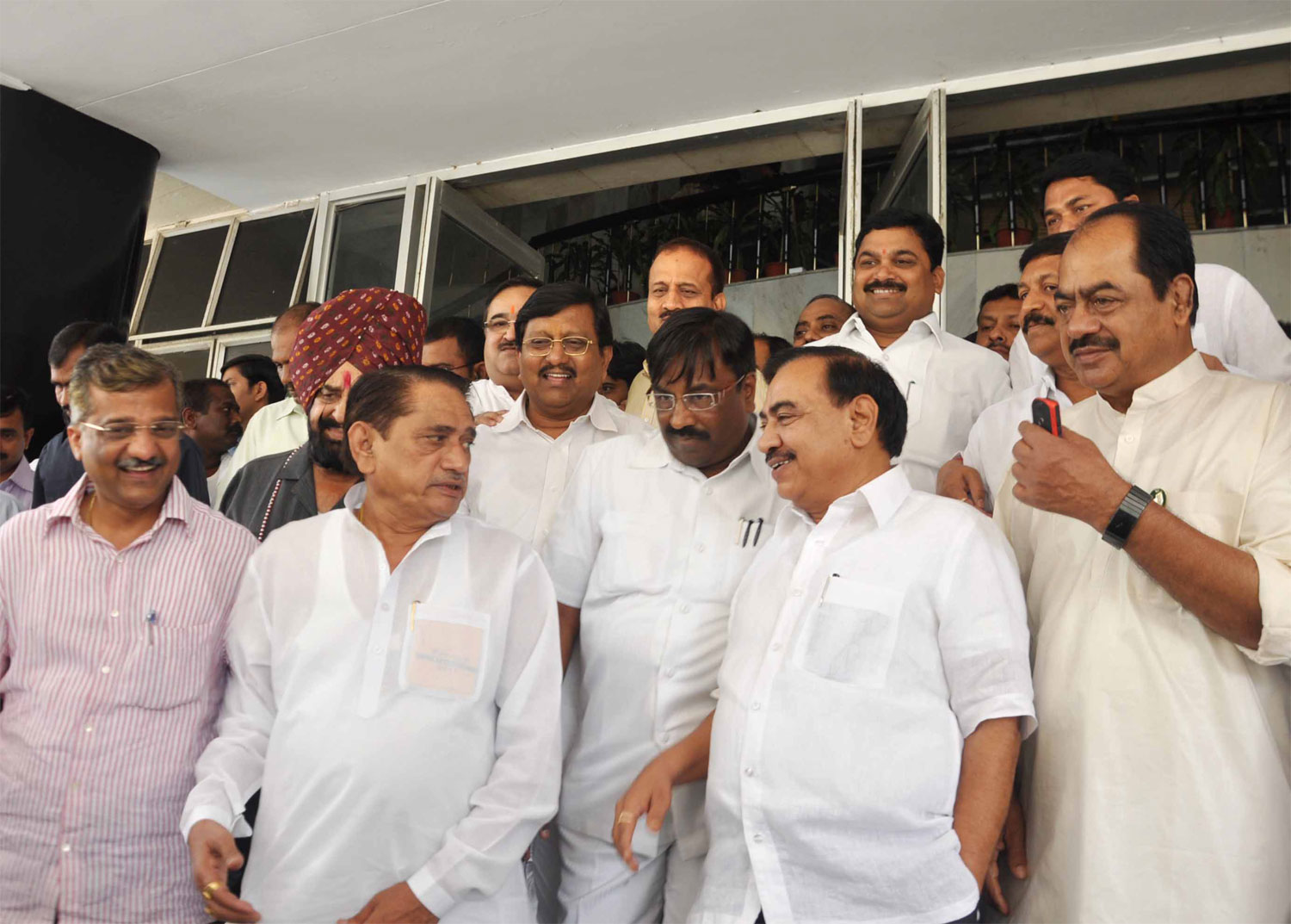 OPP LEADER EKNATH KHADSE,BJP STATE PRESIDENT SUDHIR MUNGUTIVAR & BKP MLA-MLC AT VIDHAN BHAVAN.