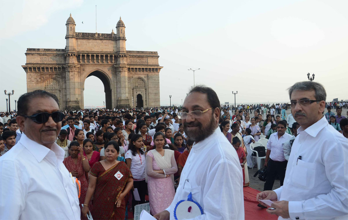 MINISTER SHIVAJIRAO MOGHE,M.P.HUSAIN DALVAI & MLA AMIN PATEL AT GATEWAY OF INDIA.