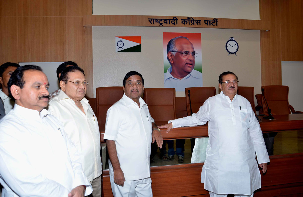 NCP STATE PRESIDENT MADHUKARRAO PICHAD,PWD MINISTER CHAGAN BHUJBAL,HOME MINISTER R.R.PATIL & MEDIA TEAM VISITED NEWLY RENOVATED NCP BHAVAN AT NARIMAN POINT.
