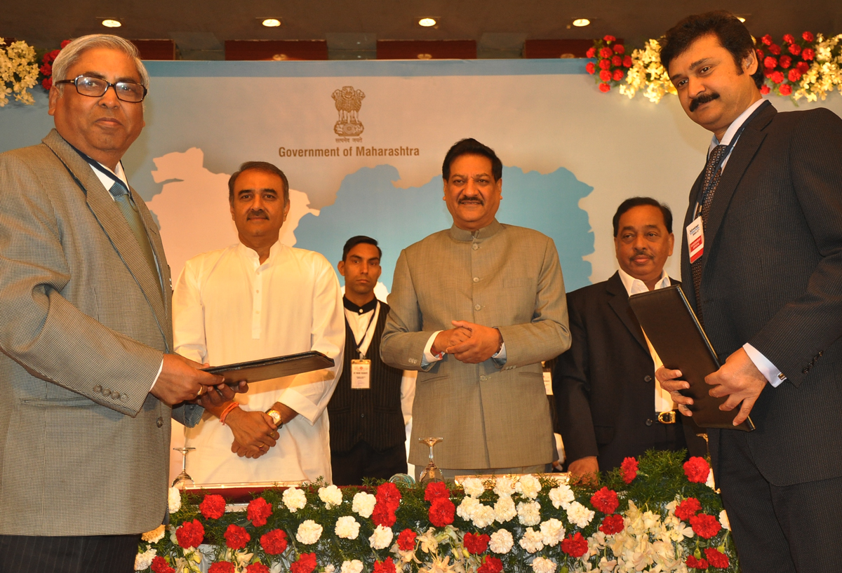 CHIEF MINISTER PRITHVIRAJ CHAVAN,UNION MINISTER PRAFUL PATEL & MINISTER NARAYAN RANE IN ADVANTAGE VIDARBHA-2013 INDUSTRIAL SEMINAR AT NAGPUR.