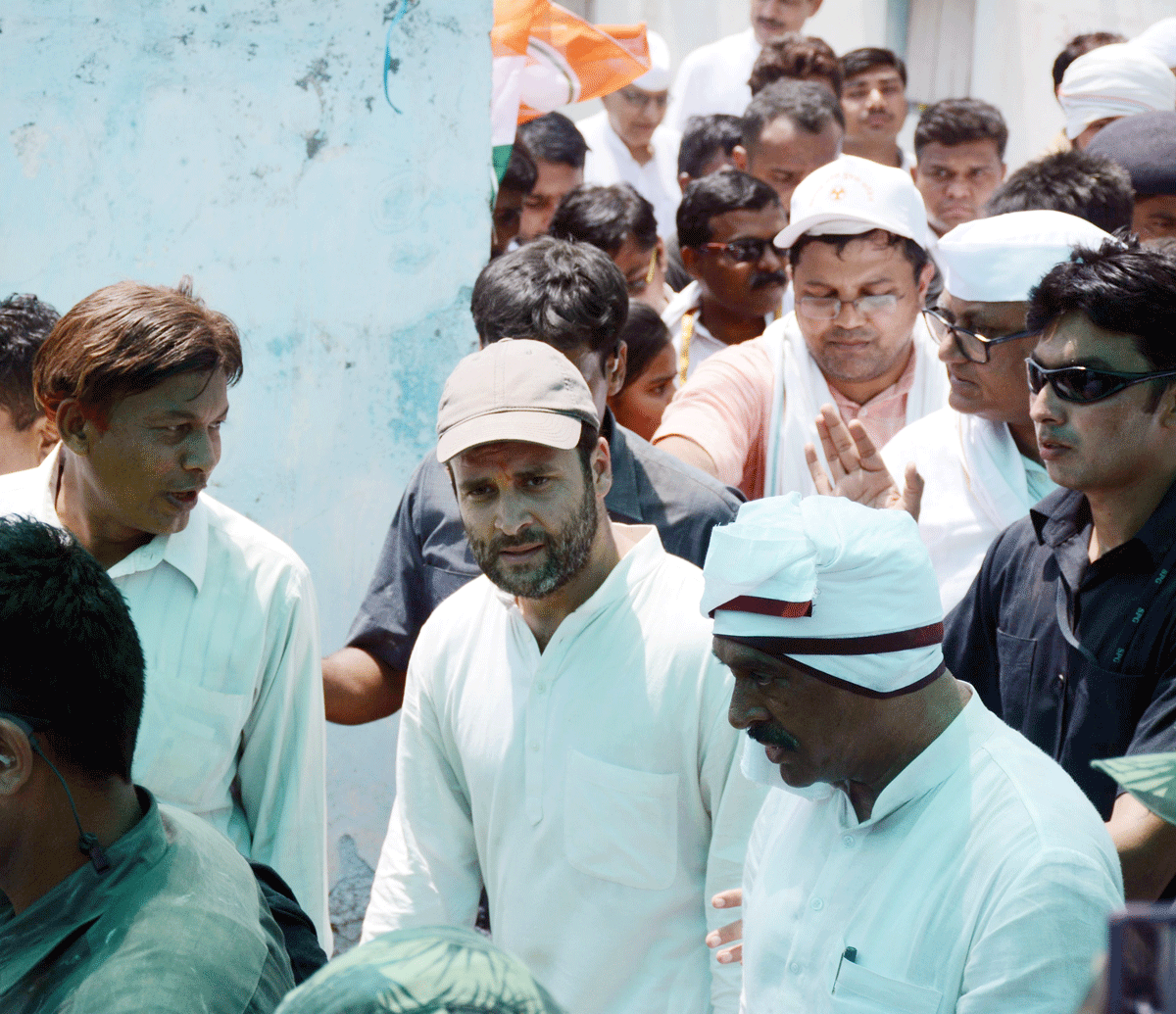 Congress Yuva Leader MP Rahul Gandhi visited Villages in Vidharba Maharashtra.