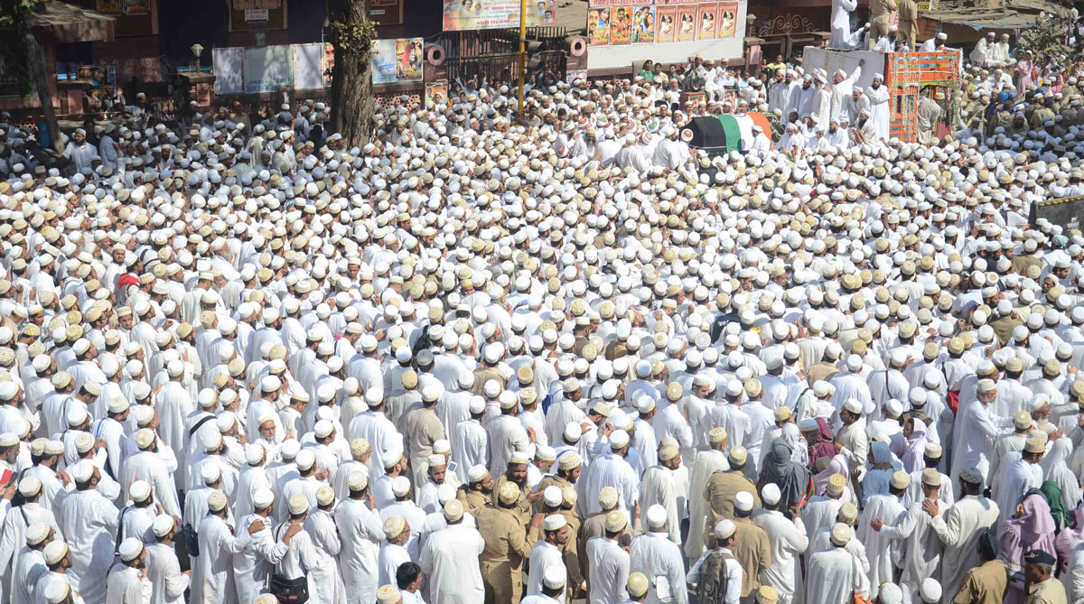 Dawoodi Bohra Community Saheb Dr.Syedna Mohammed Burhanuddin Tays Funeral In Mumbai At Bohri Mohalla.