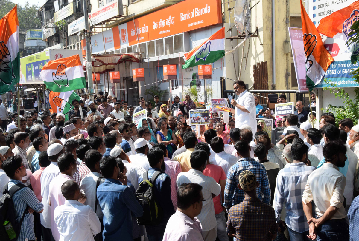 Mumbai Congress President Sanjay Nirupam During "Note Pe Charcha" Demonitisation issue at Andheri.