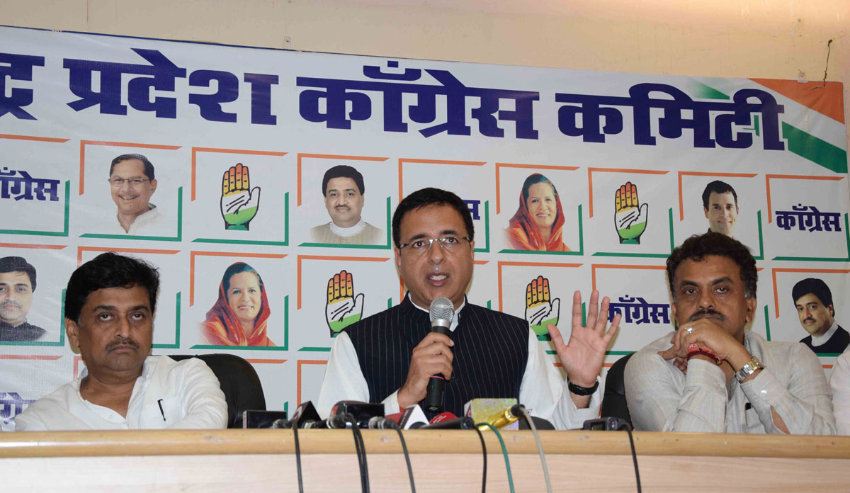 AICC incharge Randeep Sujrewala,MPCC President Ashokrao Chavan & MRCC President Sanjay Nirupam Press Conference at Gandhi Bhavan .