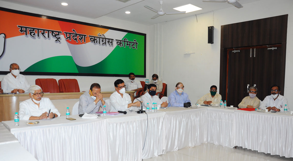 MPCC President & Minister Balasaheb Thorat Meeting with Workers Union Representatives at Gandhi Bhavan.