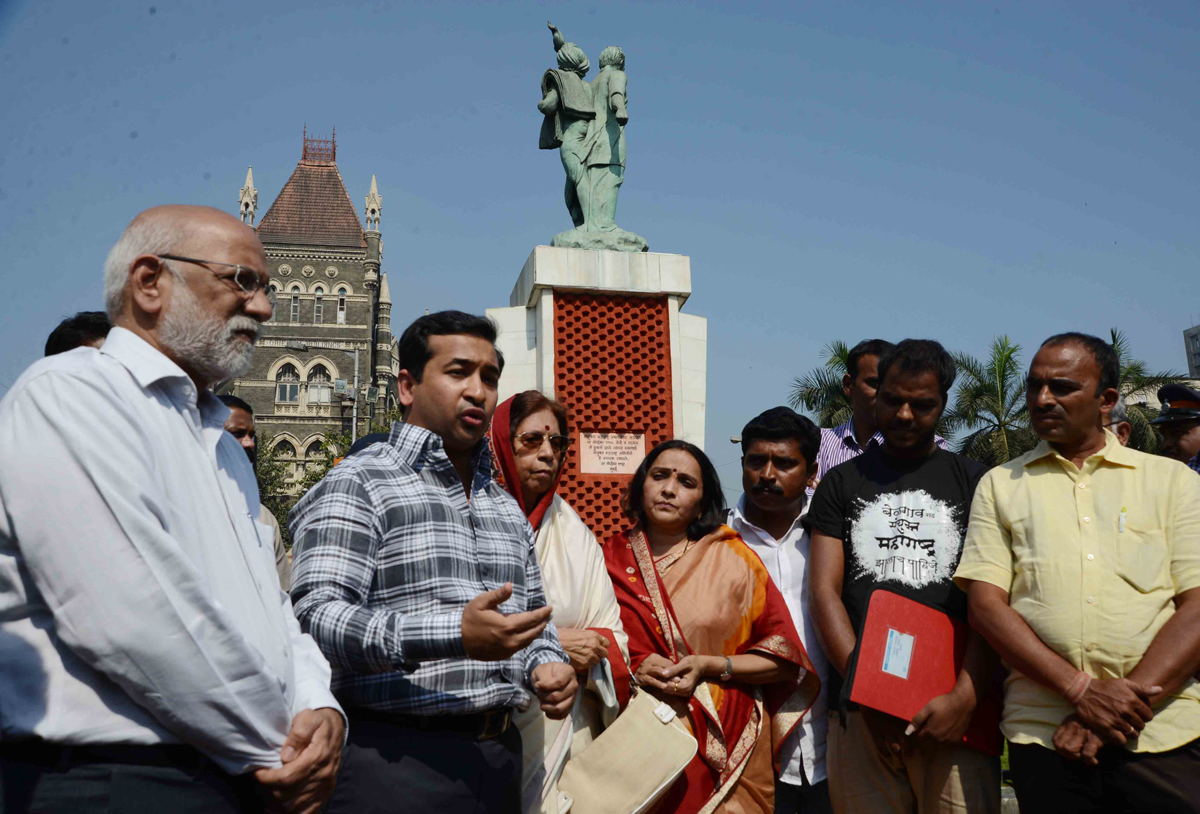 SWABHIMAAN SANGHATNA PRESIDENT NITESH NARAYANRAO RANE AT HUTATMA CHOWK.