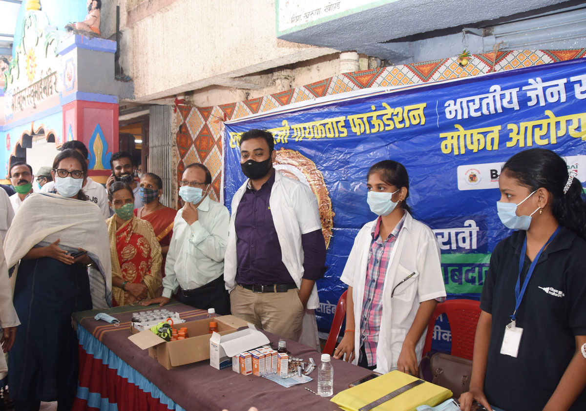 Minister Varshatai Gaikwad visit Dharavi Assembly.