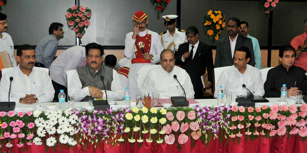 GOVERNOR K. SANKARNARAYANA,CHIEF MINISTER PRITHVIRAJ CHAVAN & Dy.CHIEF MINISTER AJITDADA PAWAR AT PUNE.