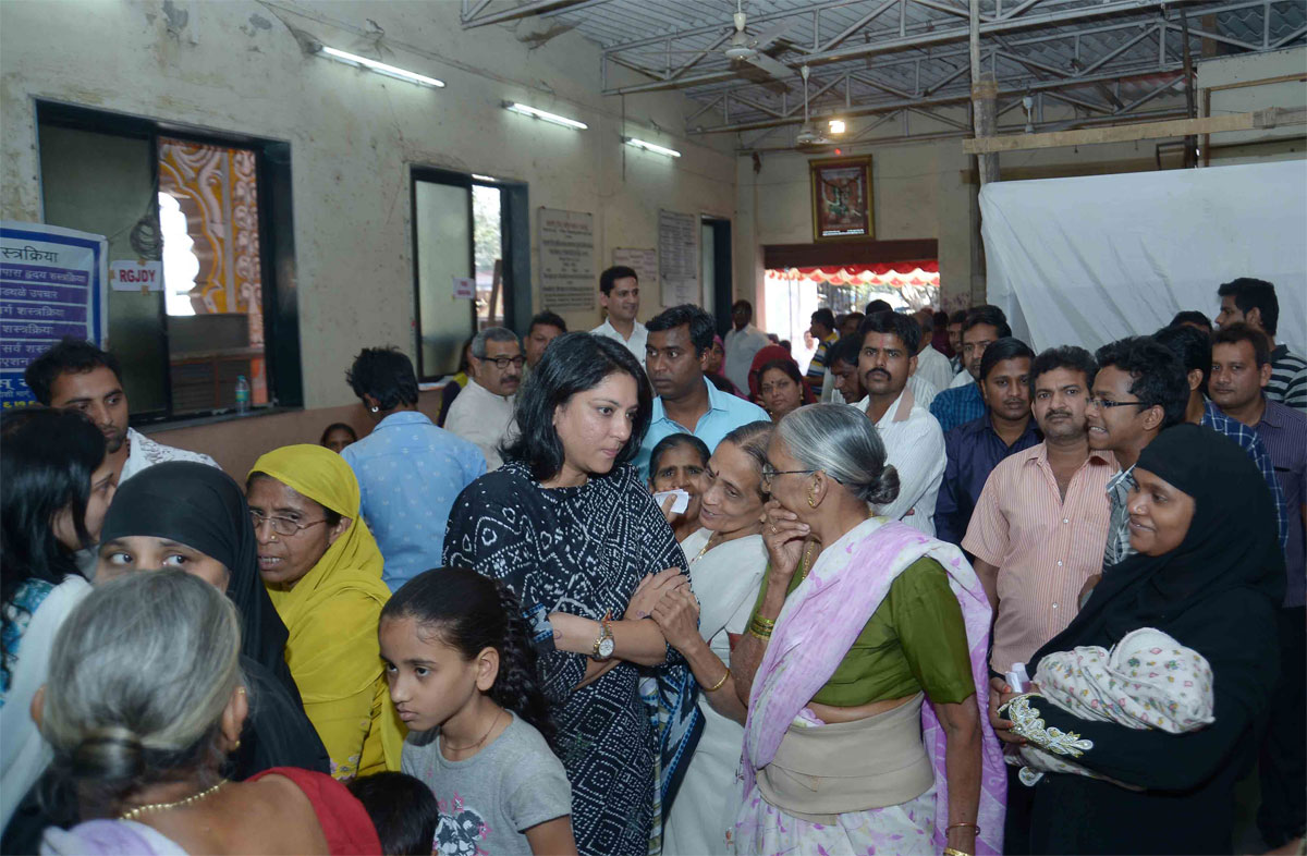 MP.Priya Dutt Org.Free Surgery & Medical Camp at Bandra.