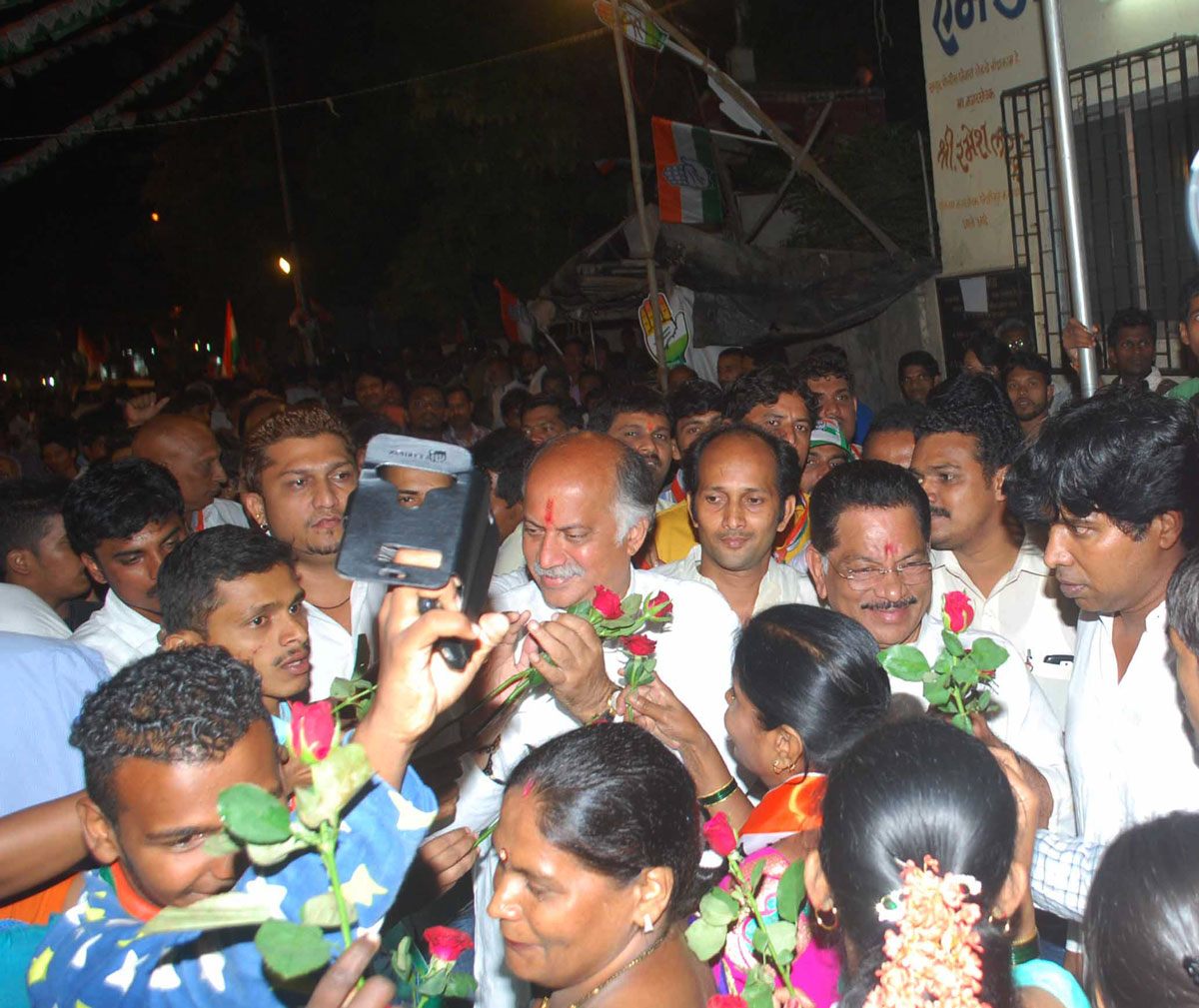 Shri.Gurudas Kamat Congress / NCP / PRP (Kawade) / Republican Party of India (Democratic) Alliance Candidate from 27- Mumbai North West Parliamentary Constituency in Andheri Assembly Area.