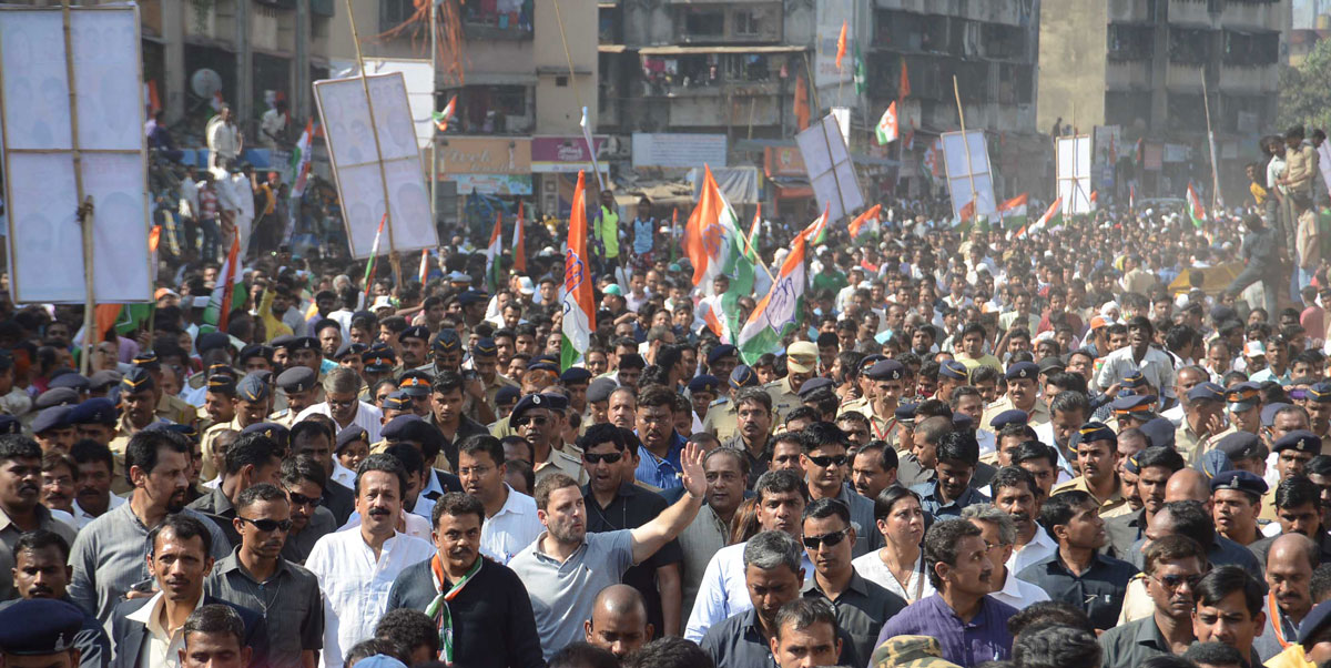 Hon'ble Congress Vice President Rahul Gandhi Padyatra from Bandra National College to Dharavi 90 feet Road in Mumbai.