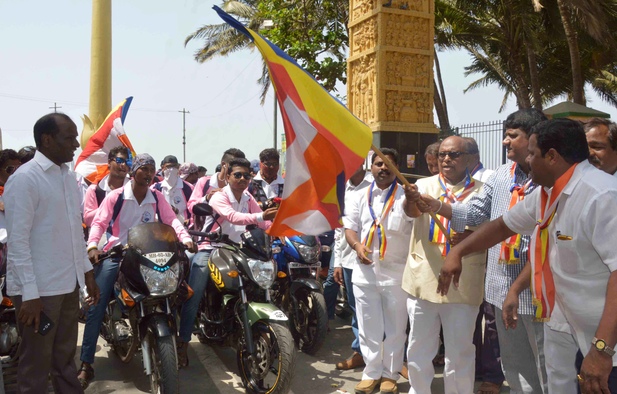 Former MP Eknathrao Gaikwad Flag off Motor Cycle Rally Left for Mahad.