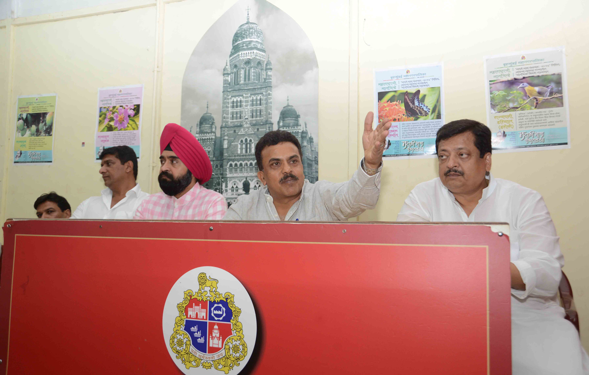 MRCC President Sanjay Nirupam & Congress Leaders Meets BMC Commissioner Ajoy Mehta at BMC Head Office.
