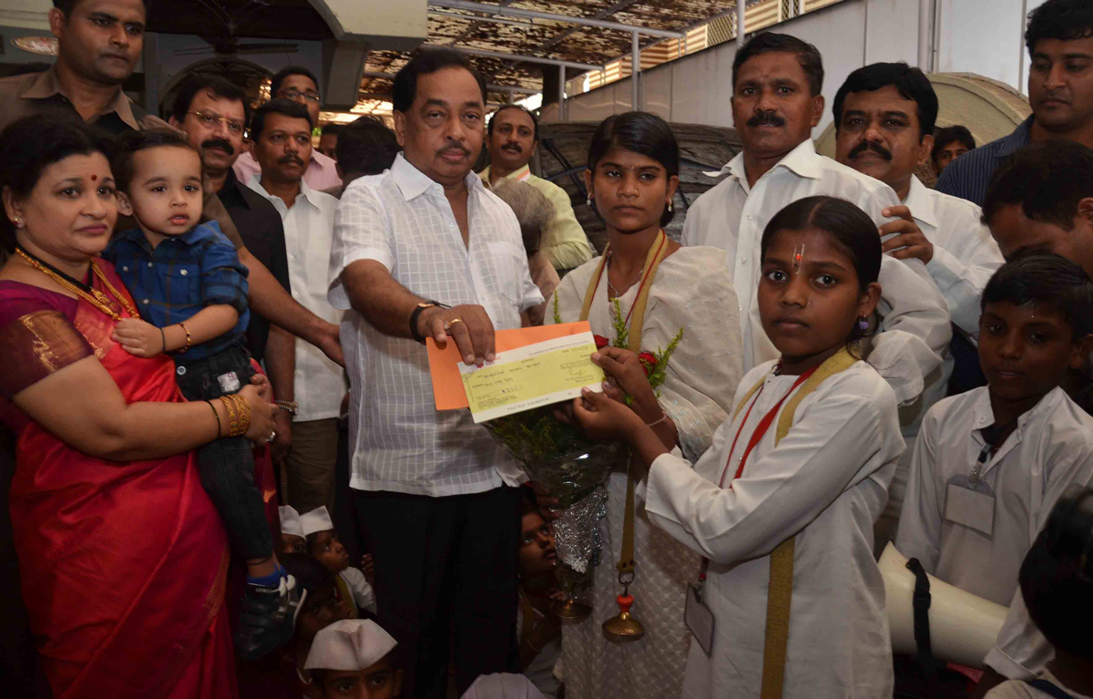 MINISTER NARAYANRAO RANE & SMT.NILAMTAI RANE AT SWANAND.