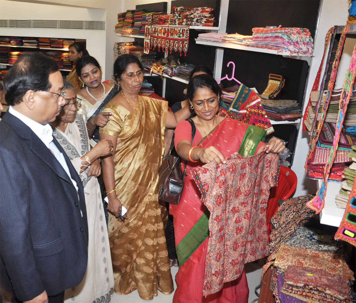 MINISTER NARAYANRAO RANE AT WORLD TRADE CENTER.