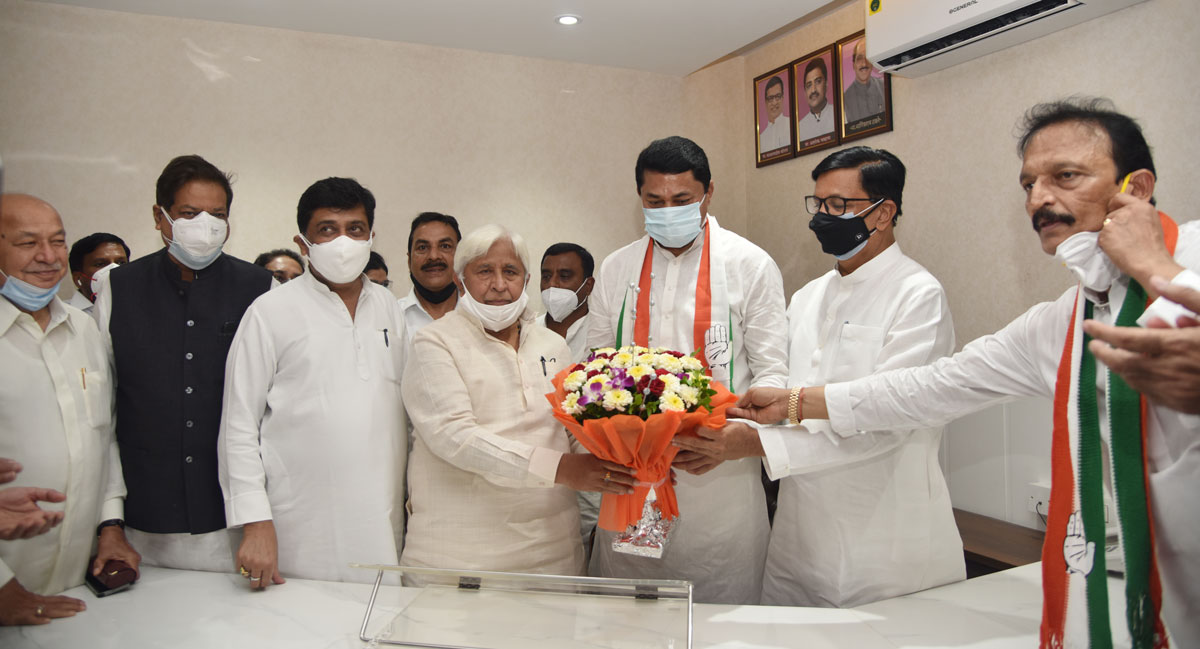 MPCC & MRCC Congress Party Leaders at Tilak Bhavan.