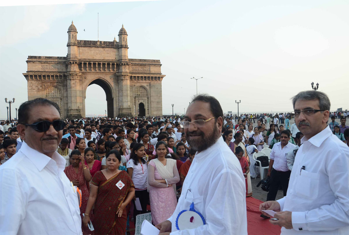 MINISTER SHIVAJIRAO MOGHE,M.P.HUSAIN DALVAI & MLA AMIN PATEL AT GATEWAY OF INDIA.