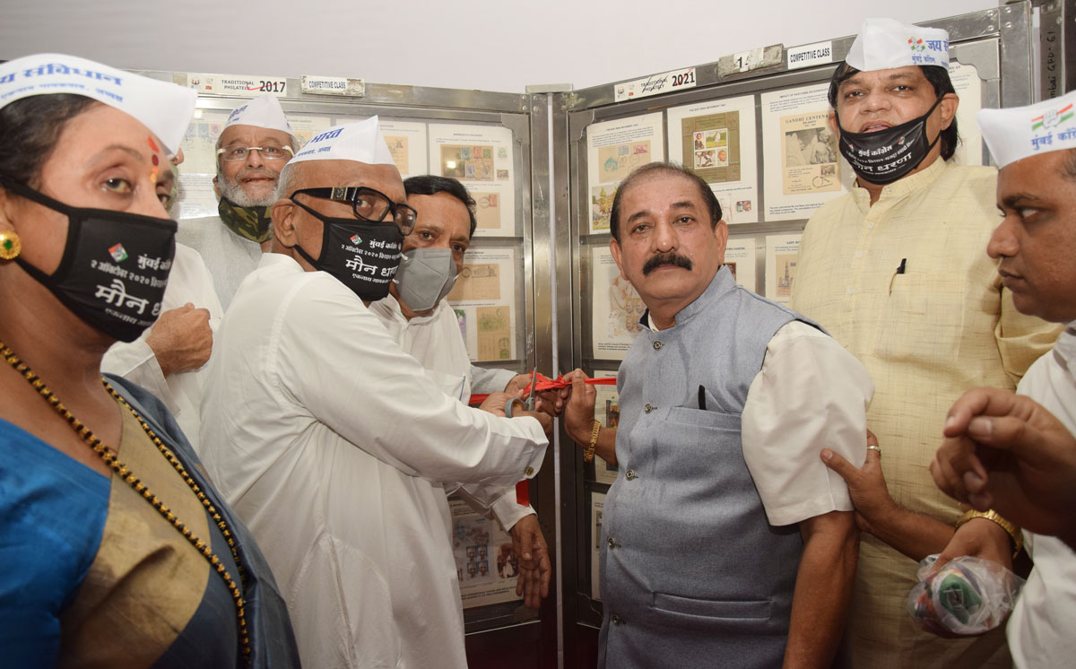 Mumbai Congress President,Eknath Gaikwad, alongwith members of the party paid homage to Father of the Nation, Mahatma Gandhi, & Former Prime Minister Lal Bahadur Shastri ji on their Birth Anniversary at MRCC Rajiv Gandhi Bhavan Mumbai.