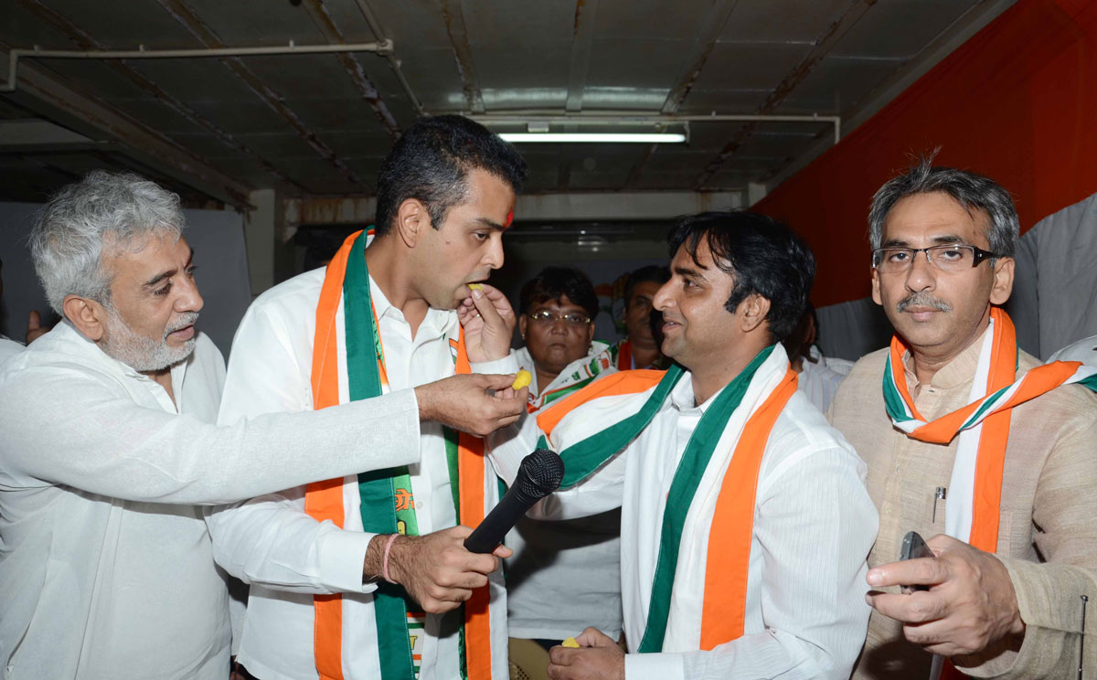 MP.& UNION STATE MINITER MILIND DEORA INAUGURATING ELECTION OFFICES OF VARIOUS CANDIDATES IN SOUTH MUMBAI