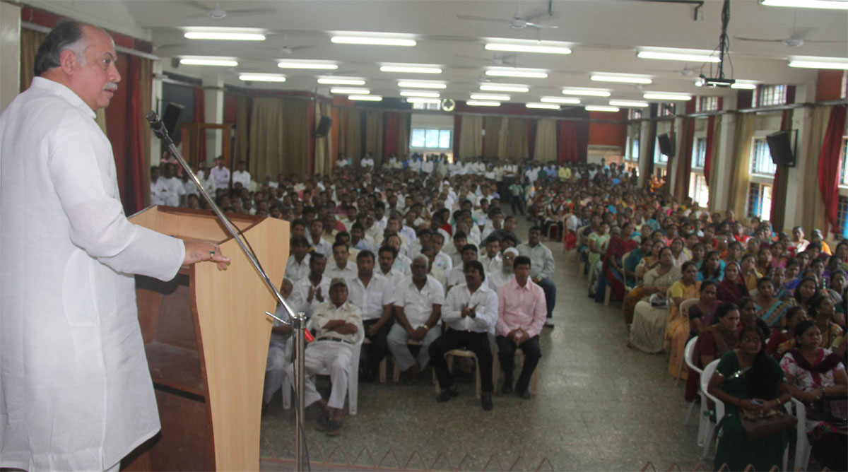 M.P.& EX.UNION MINISTER GURUDAS KAMAT & MINISTER SUHRESH SHETTY AT ANDHERI.