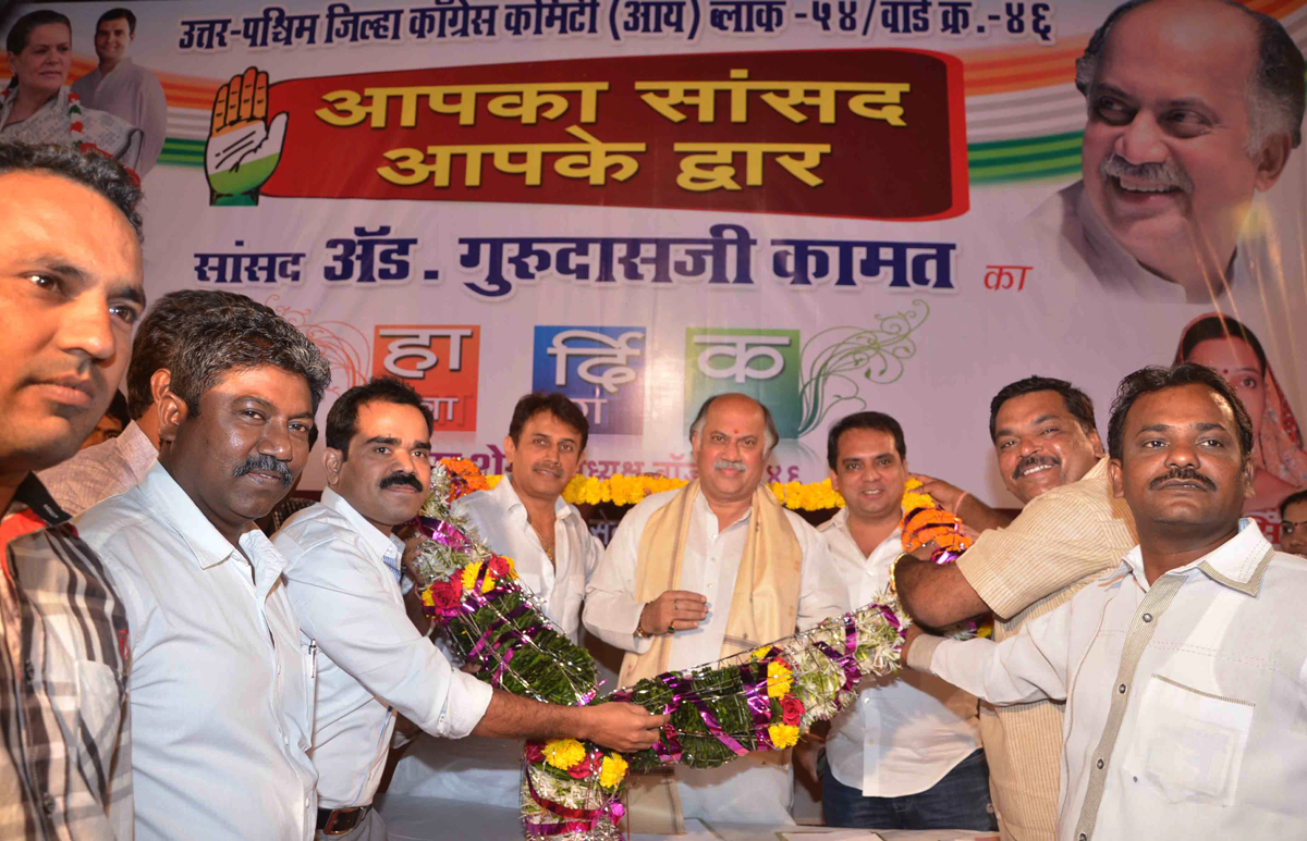 M.P.& EX UNIUON MINISTER GURUDAS KAMAT JANSAMPARK ABHIYAAN  AT GOREGAON (E).
