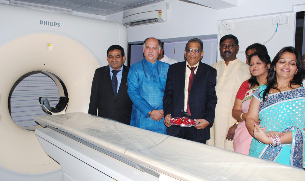 INAUGURATION CEREMONY OF SURANA SETHIA DIANOSTIC CENTER WITH PHILIPS CT SCAN BRILLIANCE 64 SLICE CHIFE GUEST UNION MINISTER OF STATE,HOME AFFAIRS HON'BLE SHRI GURUDAS KAMAT  AT SUMAN NAGAR,SION TROMBAY ROAD,CHEMBUR MUMBAI.