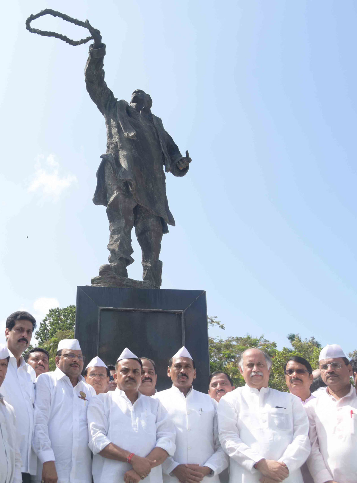 Tribute to Former Prime Minister Bharat Ratna Late Rajivji Gandhi on his Death Anniversary.