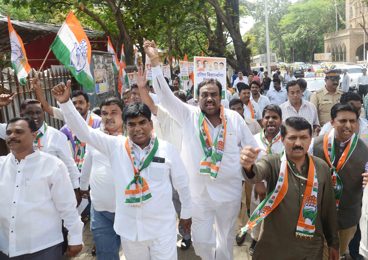 MRCC SC Cell Leaders Protest against SC-ST Govt.Policy.