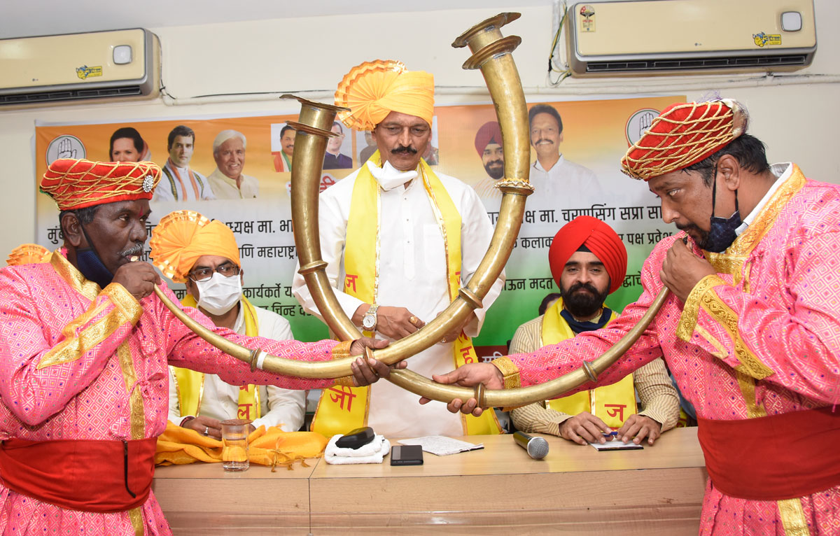 MRCC President Bhai Jagtap & Working President Charansingh Sapra during Matang Samaj Melava at Rajiv Gandhi Bhavan.