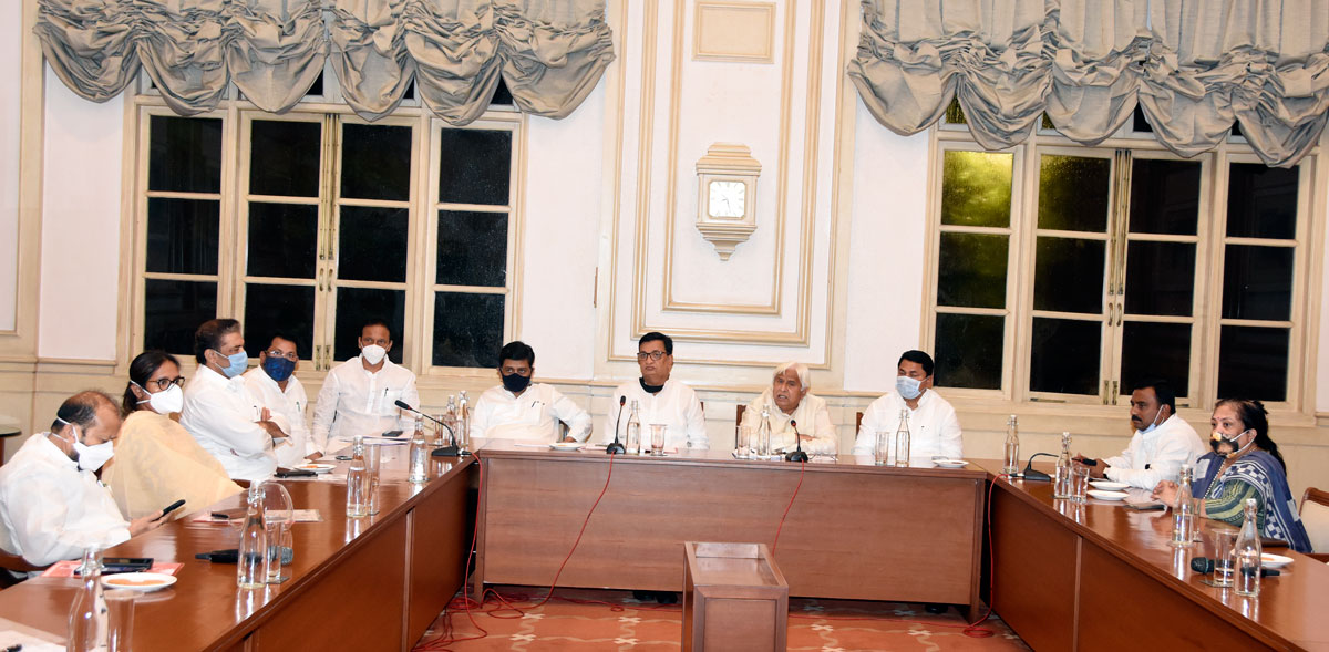 Congress Party Leaders Meetinb at Sahyadri Guest House.