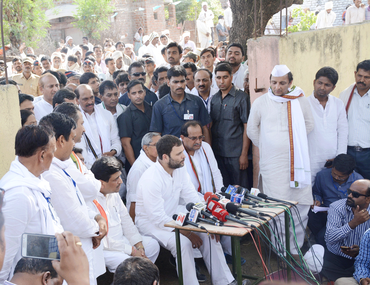 Congress Yuva Leader MP Rahul Gandhi visited Villages in Vidharba Maharashtra.
