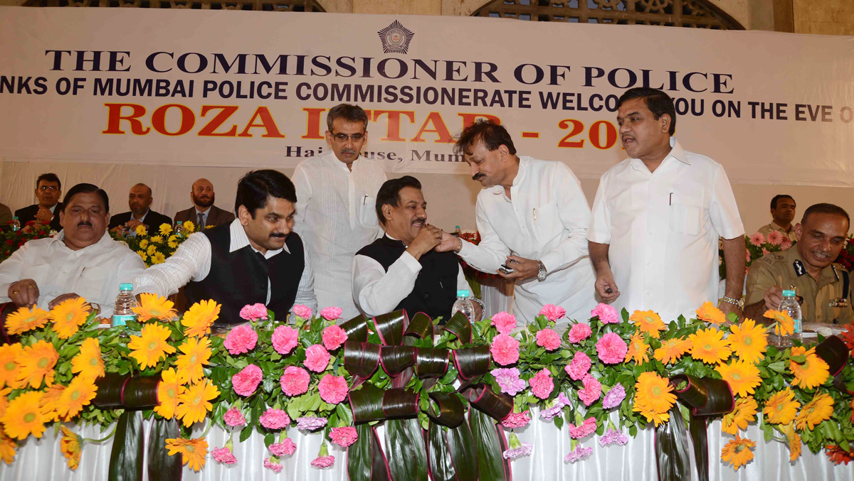 MUMBAI POLICE COMMISSIONER RAMZAN ROZA-E-IFTAR PARTY AT HAJ HOUSE CST .
