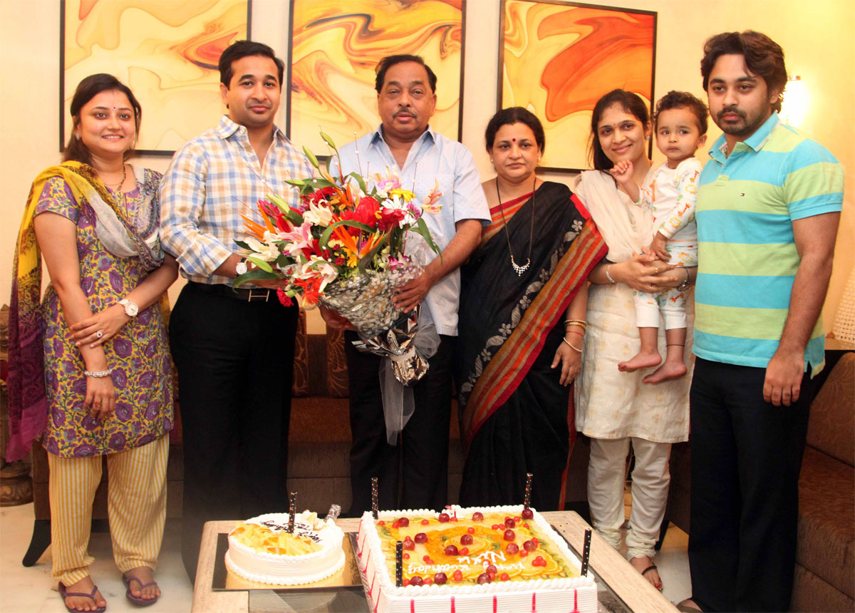 BIRTHDAY CELEBRATION OF SWABHIMAN SANGHATANA PRESIDENT & CONGRESS YUVA LEADER NITESH NARAYANRAO RANE IN MUMBAI.